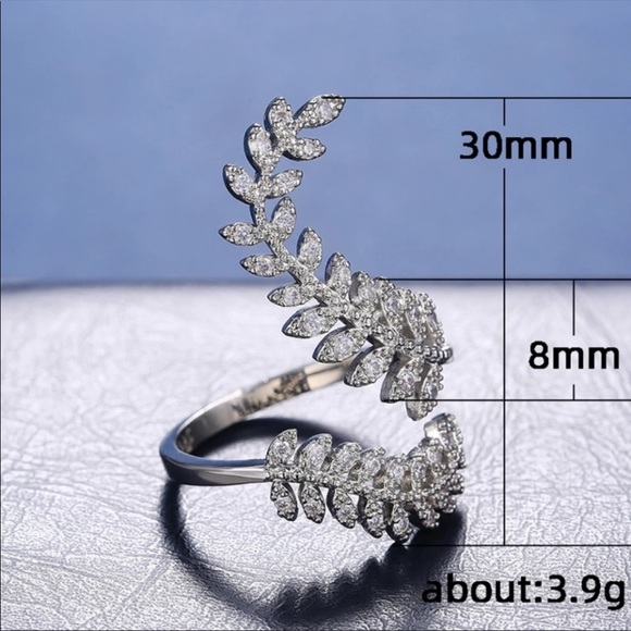 New 925 Silver Charm Adjustable Marquis Leaf Ring - Picture 2 of 3